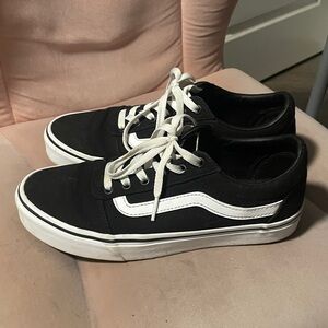 Black ward vans